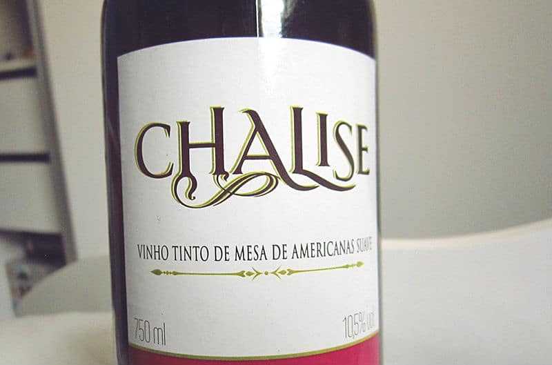 Vinhos de mesa são produzidos a partir de uvas americanas.