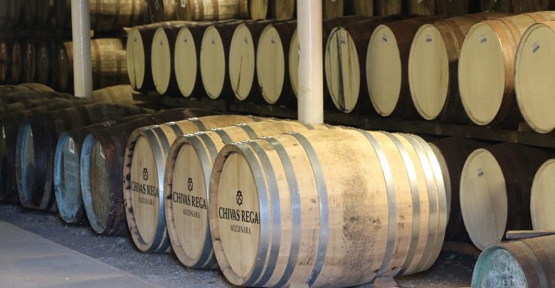 Como produzir vinhos - Armazenamento em barricas de carvalho